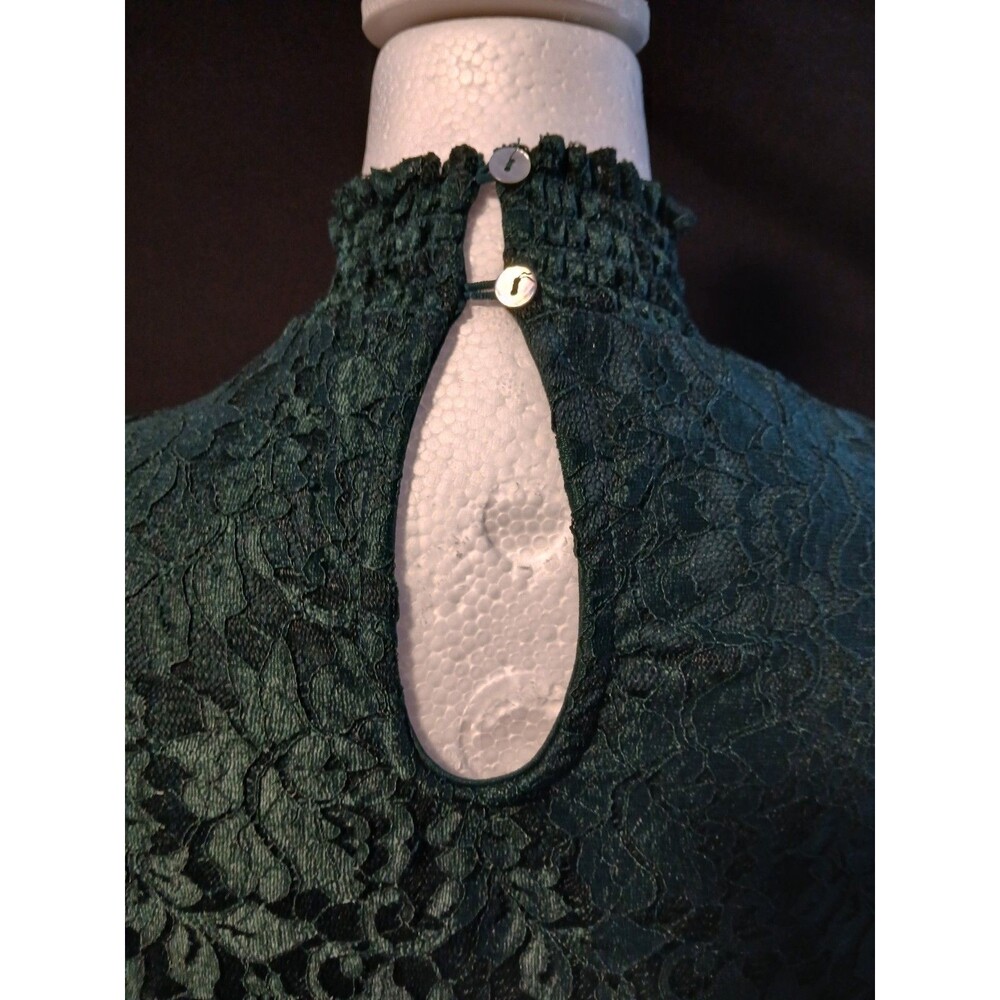 Cable & Gauge Women's Dark Green  Lace Overlay Sleeveless Blouse Medium NWOT - Picture 4 of 7